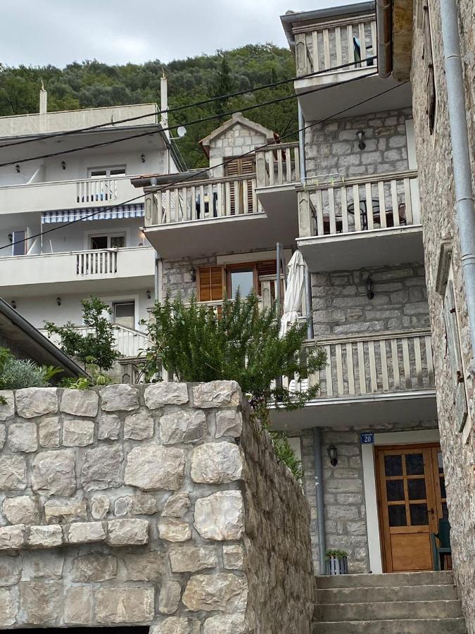 Apartment Aleksandar Tivat Dış mekan fotoğraf
