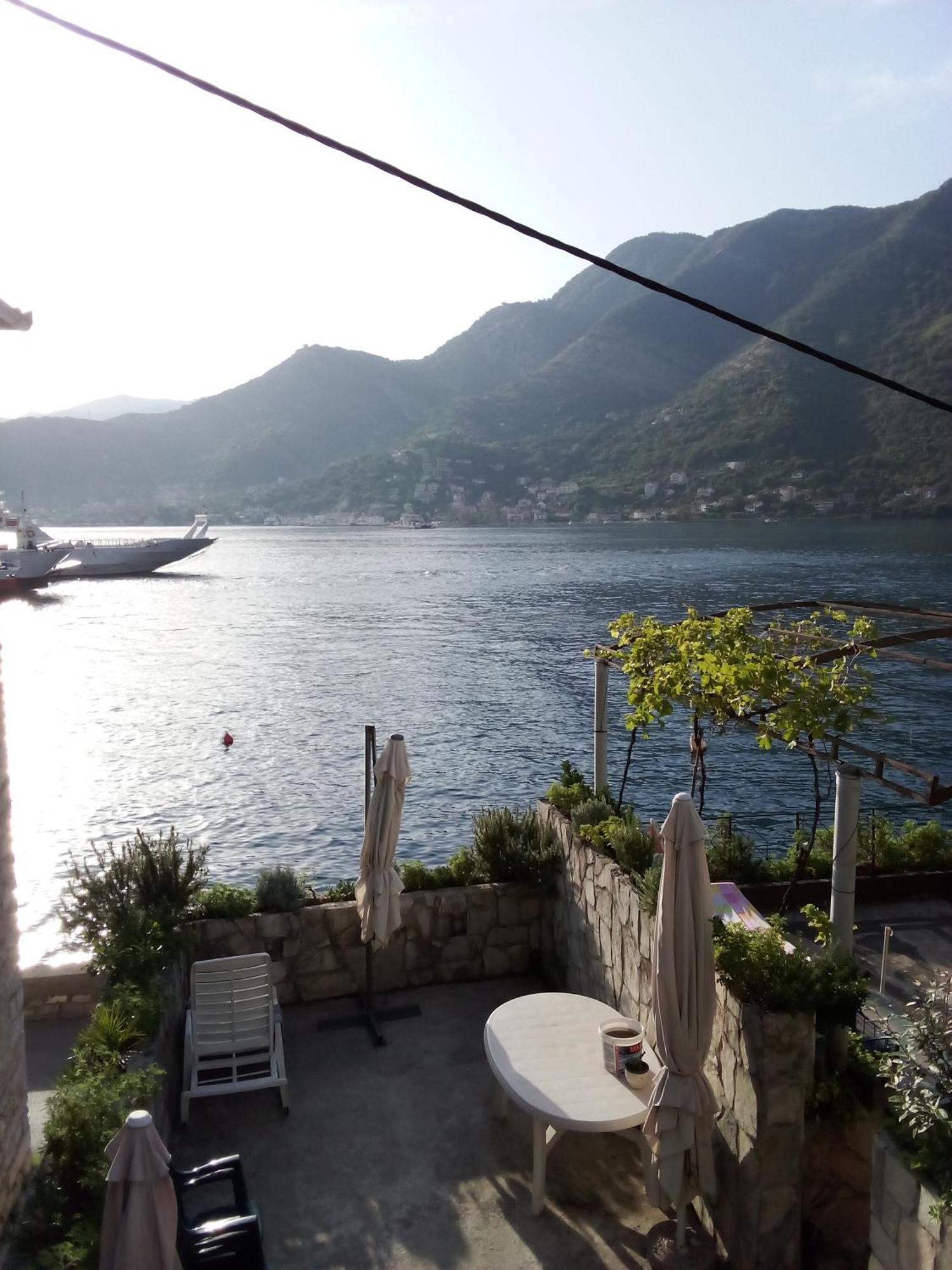 Apartment Aleksandar Tivat Dış mekan fotoğraf
