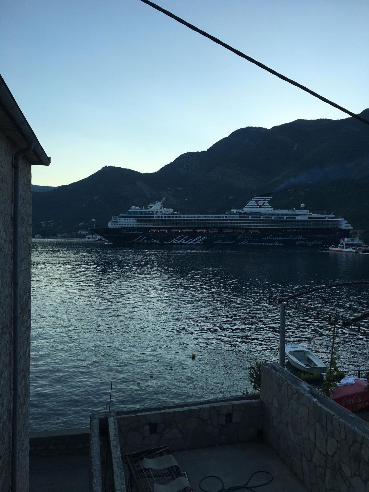 Apartment Aleksandar Tivat Dış mekan fotoğraf