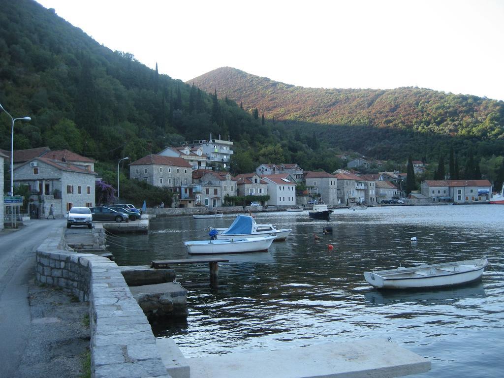 Apartment Aleksandar Tivat Dış mekan fotoğraf