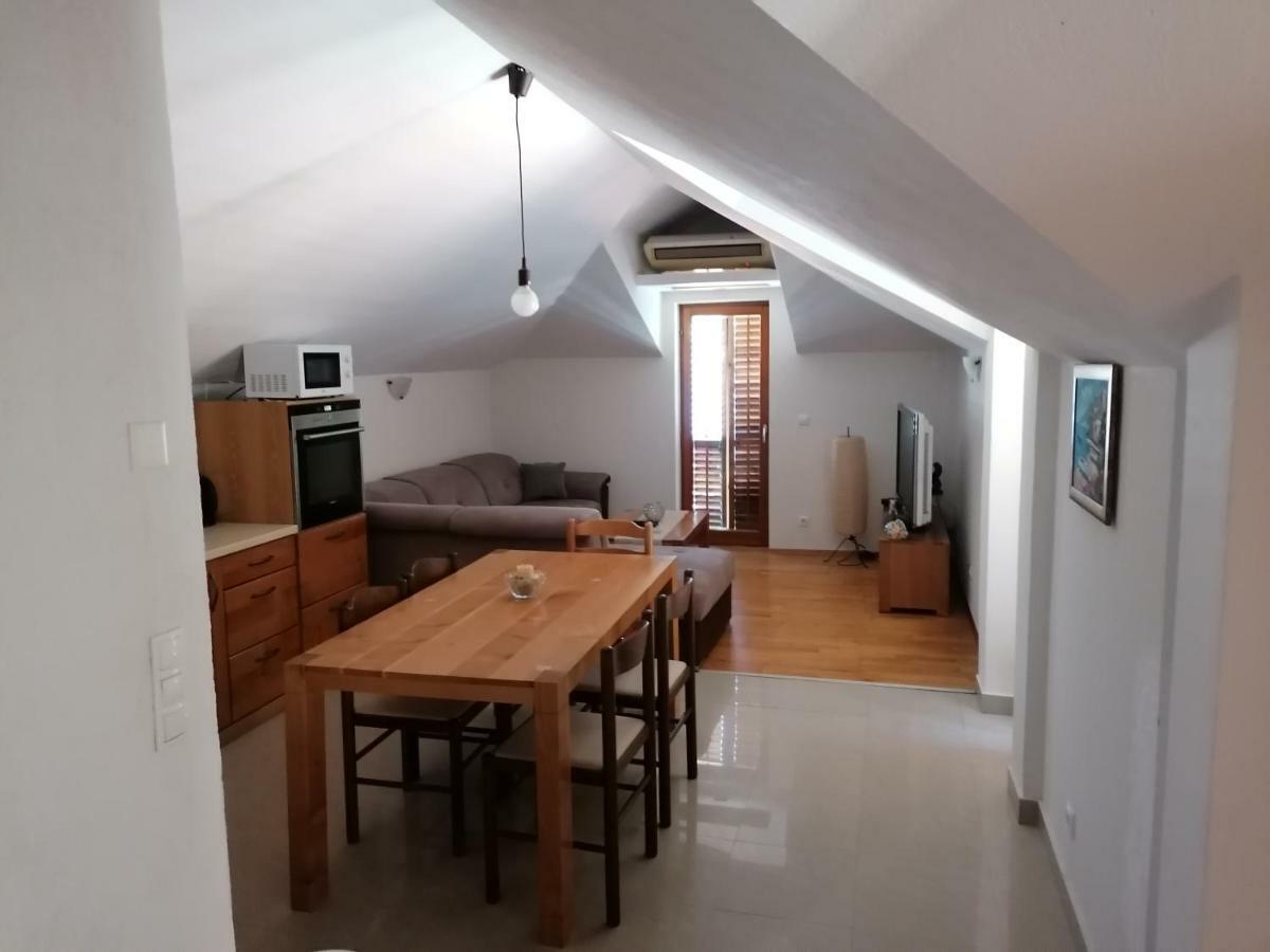 Apartment Aleksandar Tivat Dış mekan fotoğraf